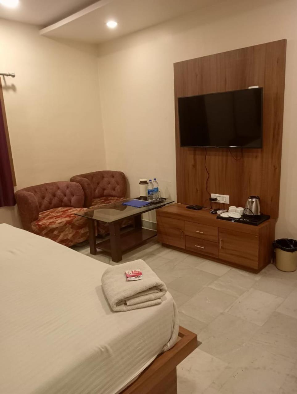The Prestige Hotel & Convention Panposh Extérieur photo
